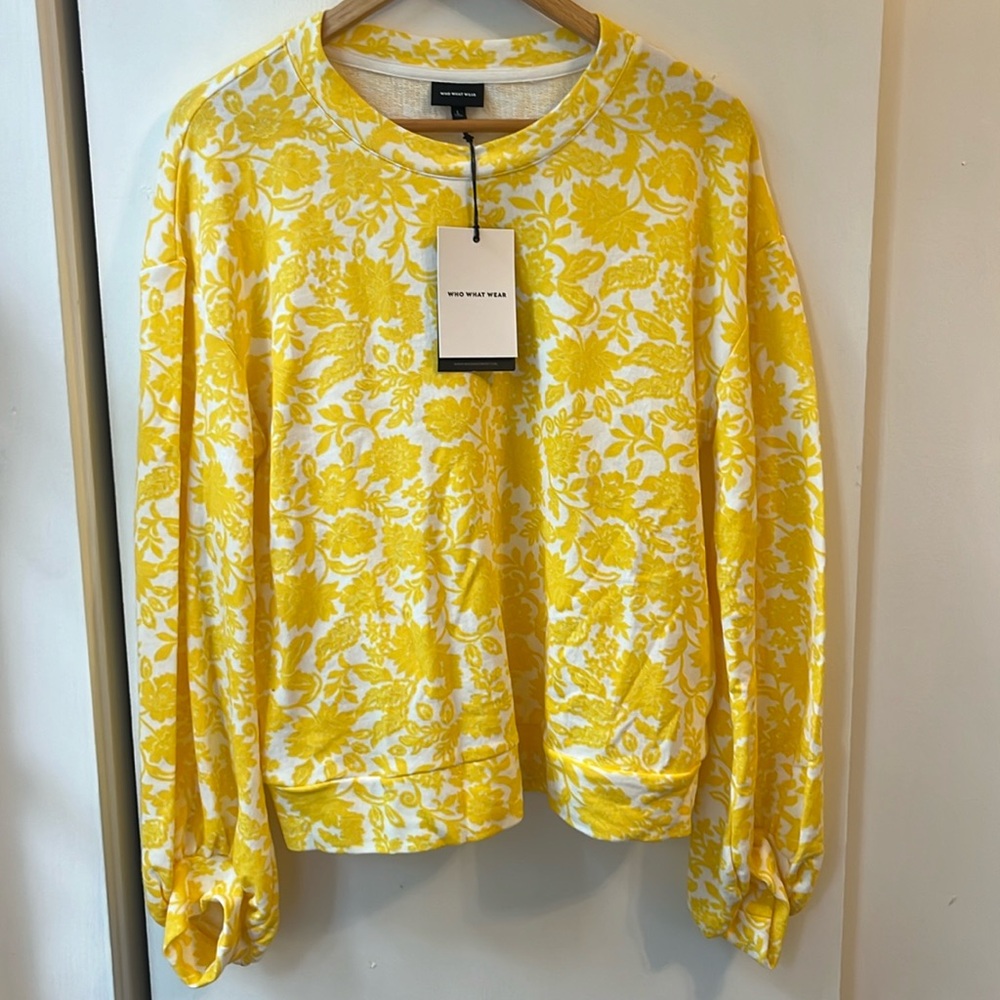 Who What Wear yellow and white sweater size large NWT cute